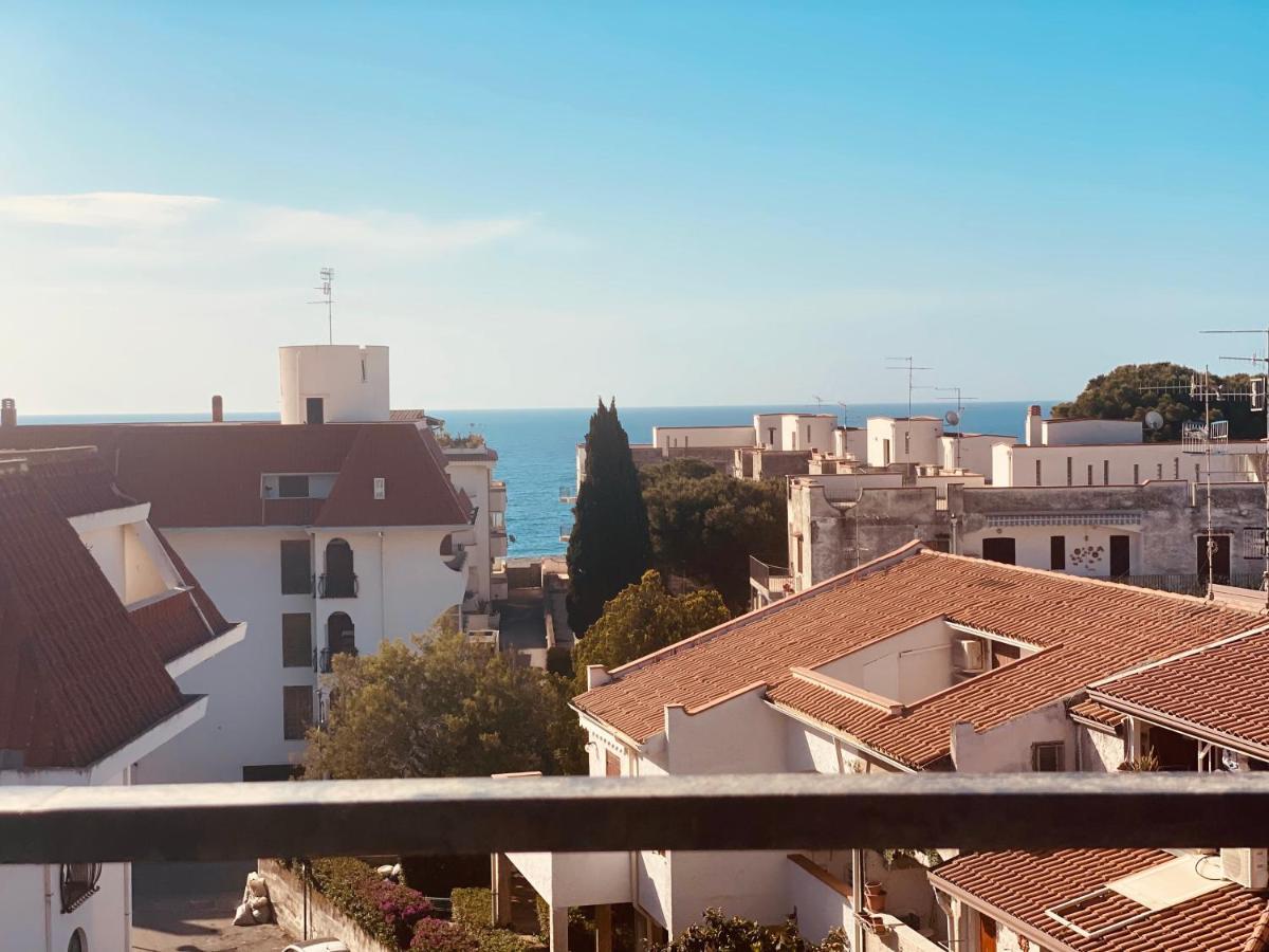 Sea View 2 Bedroom Vacation Apartment Джардіні-Наксос Екстер'єр фото